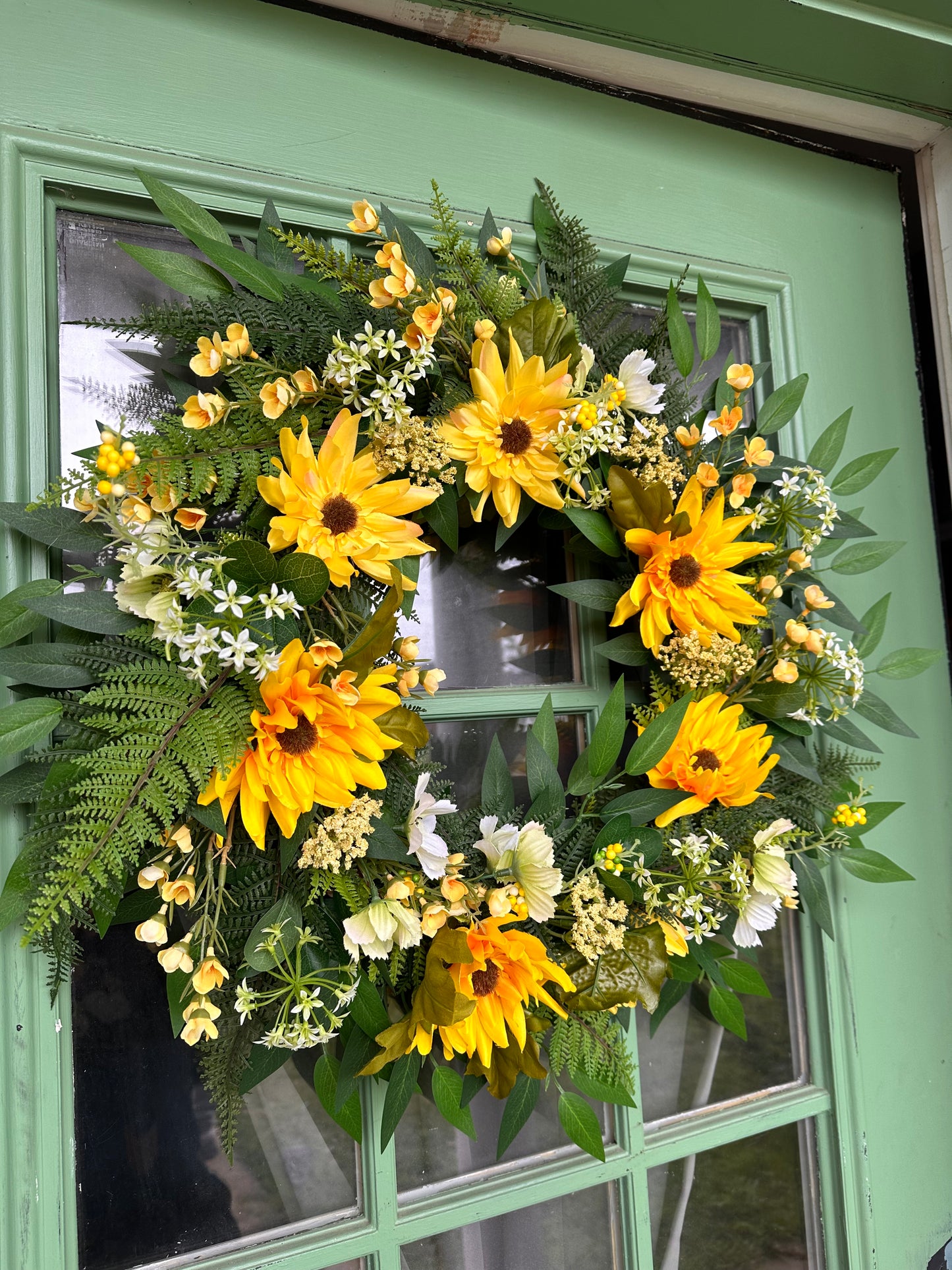 Sunny Days Daisy and Fern Spring Wreath